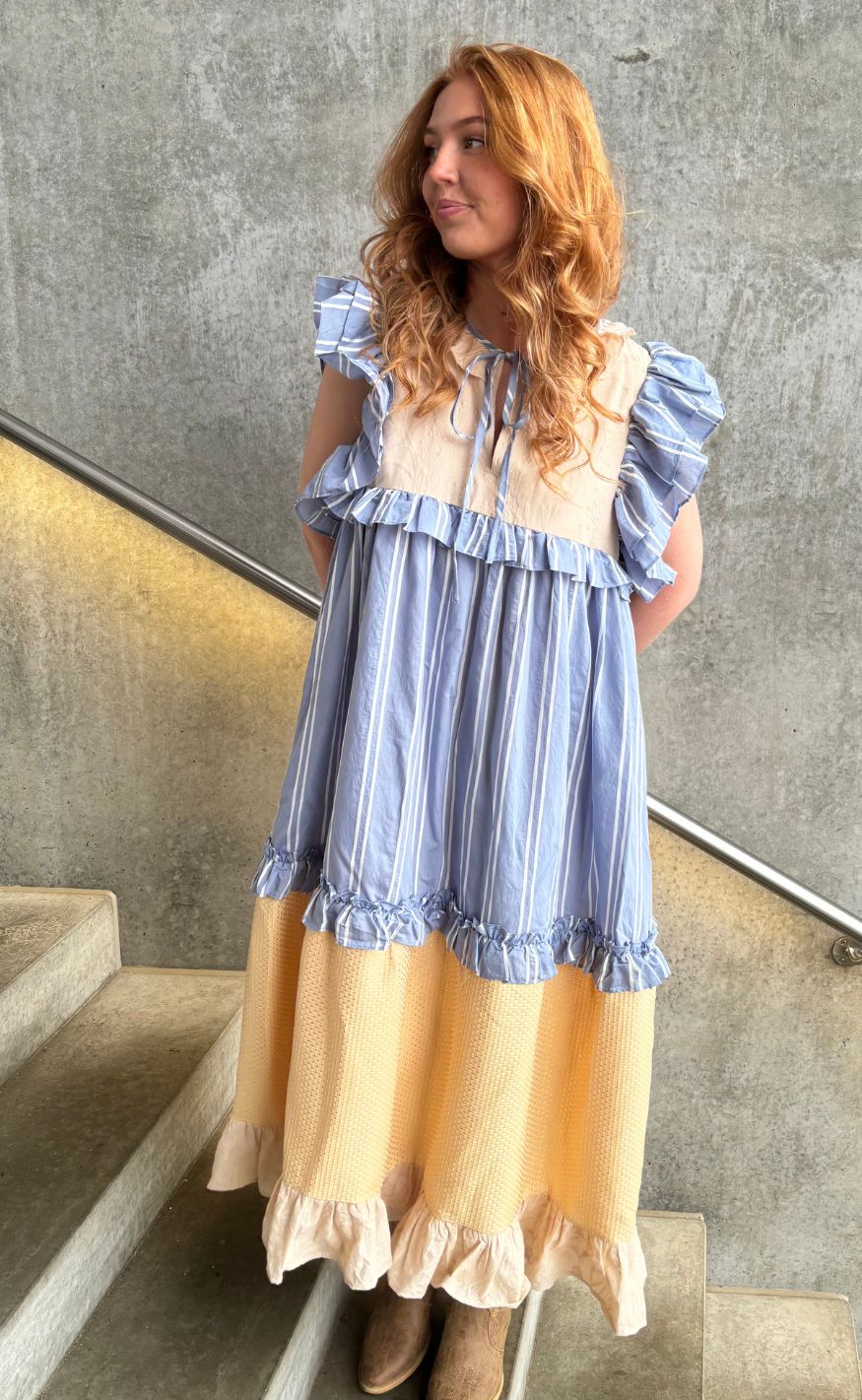 00014 BEIGE/Lys Stories From The Atelier Kjole Heart Dance Beige Light Blue - Kjole  - 5715334600943