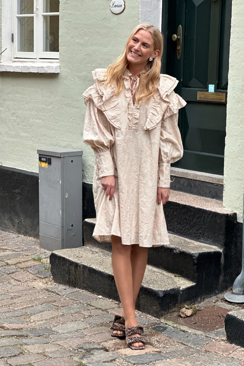 Hvid Stories From The Atelier Copenhagen Shoes Kjole The Sound Dress Ss25 White - Kjole  - 5715334589545